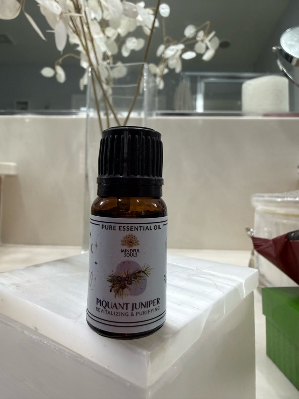 Piquant Juniper Essential Oil - Brown